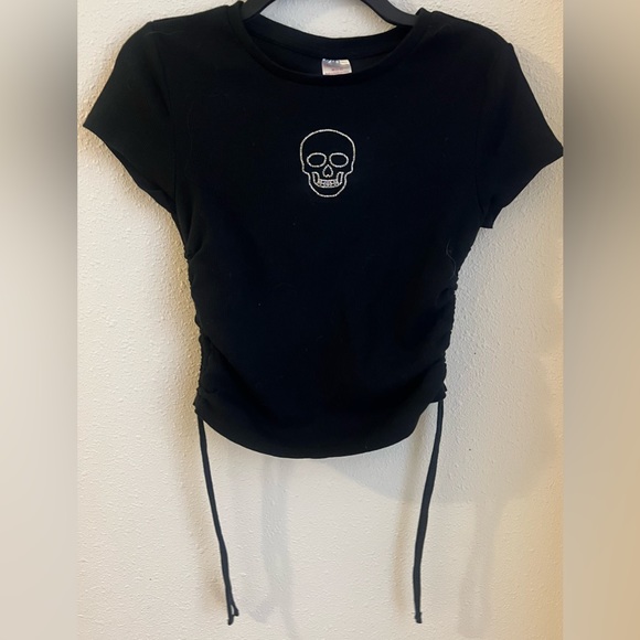No Boundaries Black Shirt with Skull Size Medium - Picture 1 of 5